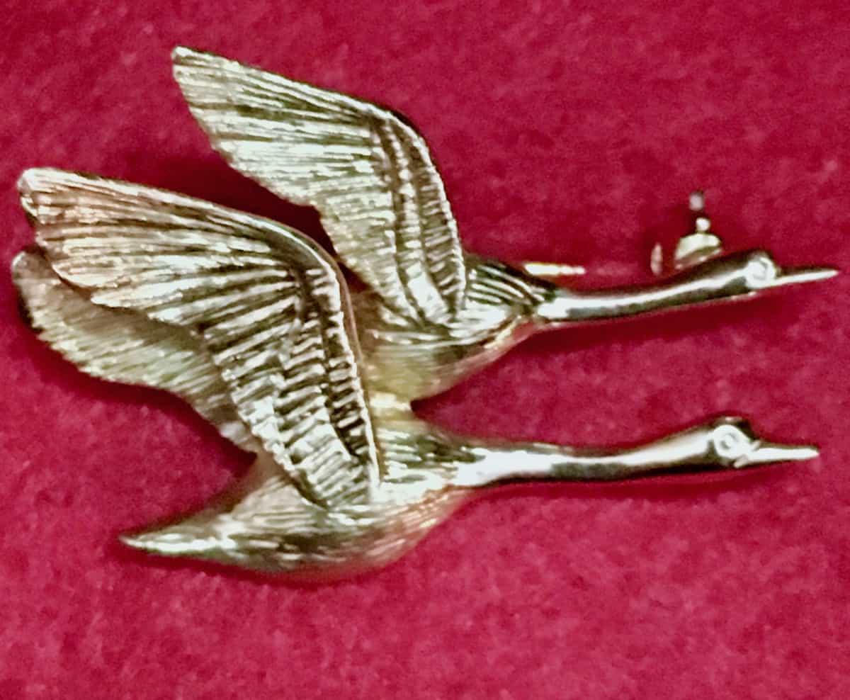 geese mate for life gold pin